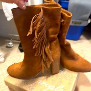 Tan suede slouch boot from FreePeople  “wild rose” size 39